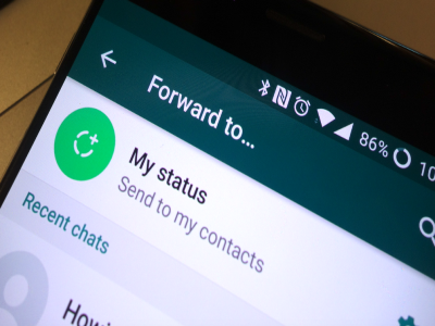 In certi casi ijnoltrare i messaggi di WhatsApp può diventare un reato
